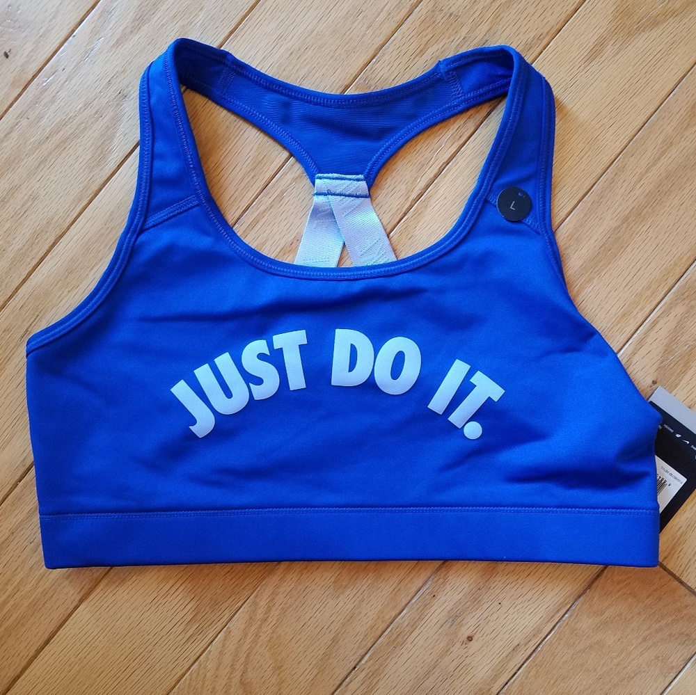 NWT size XS Nike sports bra - Picture 3 of 5